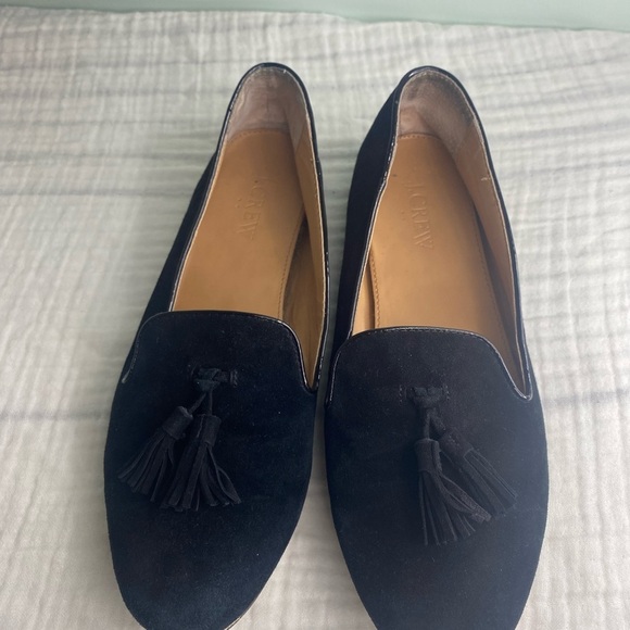 Women's J Crew Black Leather Loafers With Tassels Size 8 Flats Slip On - Picture 3 of 15